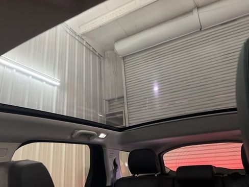 Used 2021 Land Rover Discovery Sport SE image 36