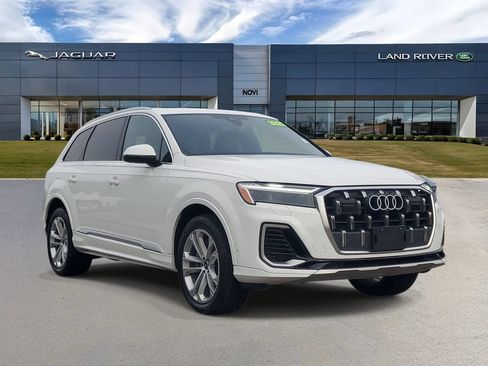 Used 2025 Audi Q7 3.0T Premium Plus AWD/4WD image 2