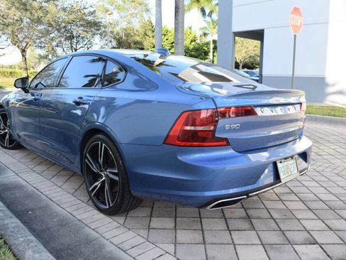 Used 2020 Volvo S90 T6 R-Design image 5