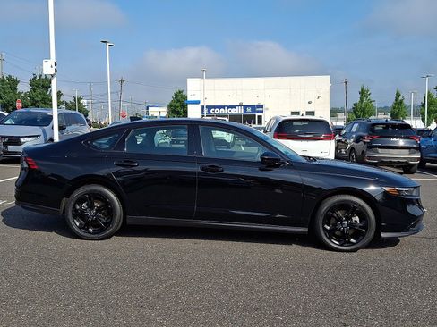 Used 2025 Honda Accord SE image 7