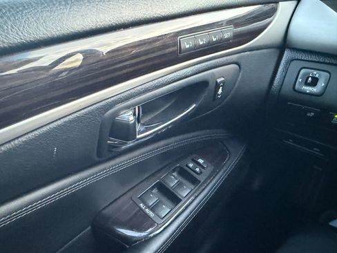 Used 2013 Lexus LS 460 AWD image 28