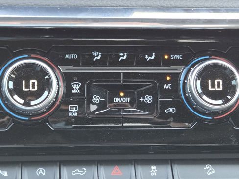 Used 2025 GMC Sierra 1500 Denali AWD/4WD image 37