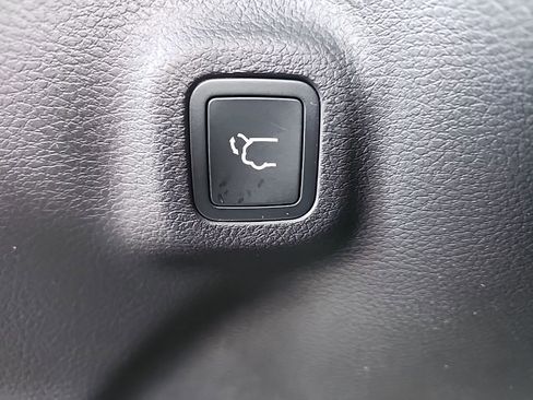 New 2026 Jeep Compass Limited image 17