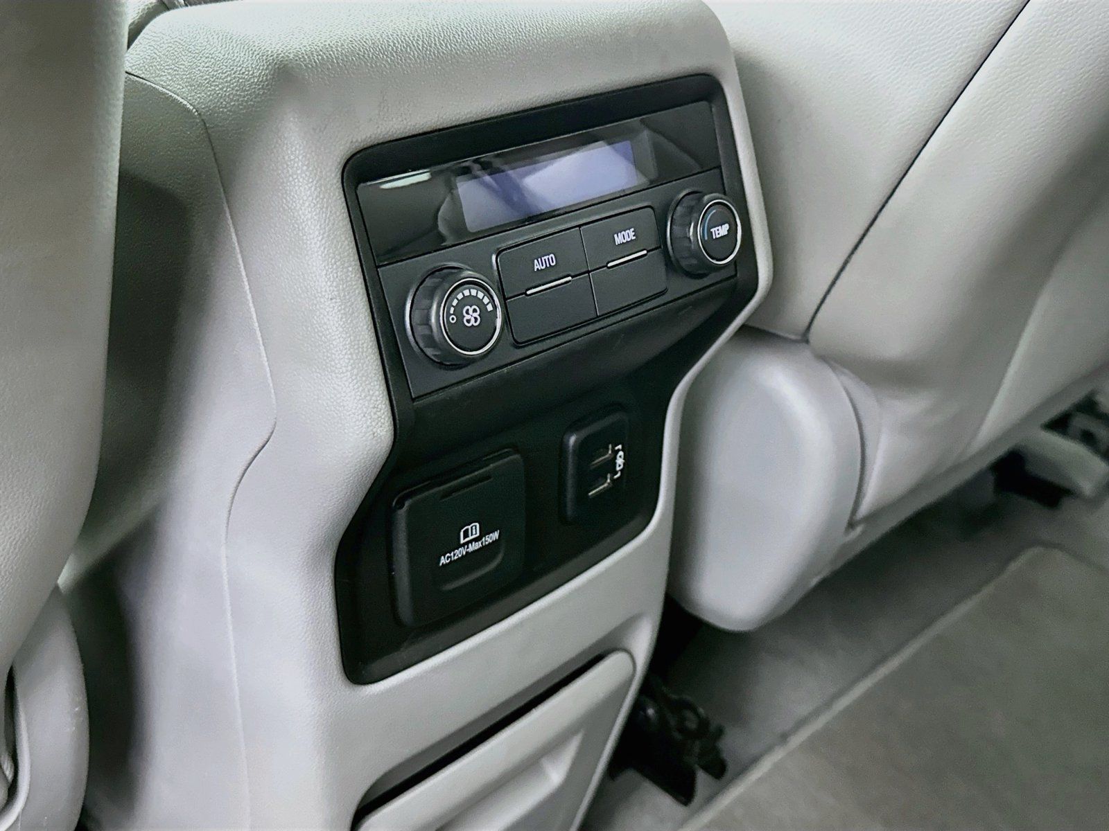 Used 2017 GMC Acadia SLT AWD/4WD image 27