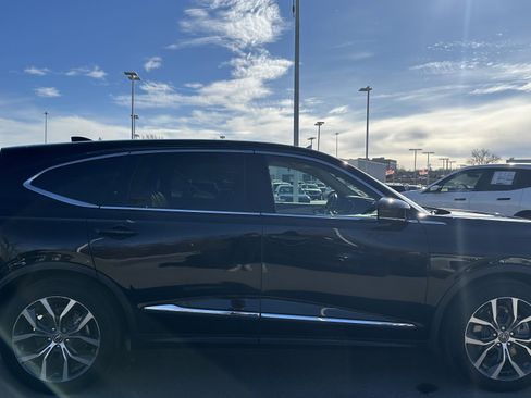 Used 2023 Acura MDX SH-AWD w/ Technology Package image 11