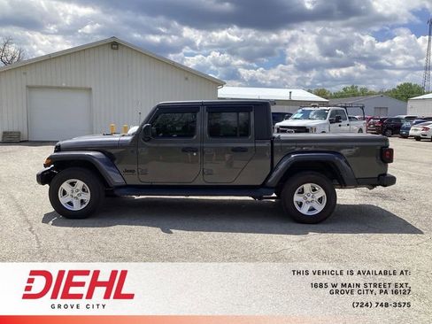 Used 2023 Jeep Gladiator Sport AWD/4WD image 4