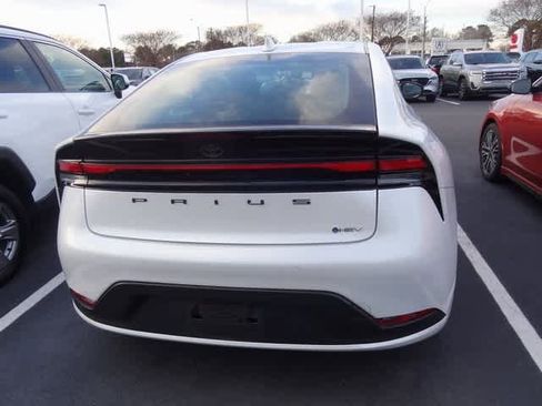 Used 2024 Toyota Prius LE image 5