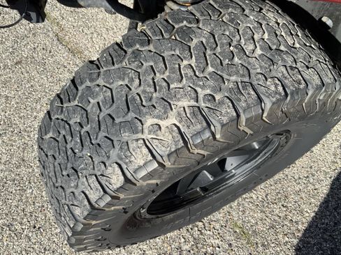 Used 2012 Jeep Wrangler Unlimited Sahara AWD/4WD image 18