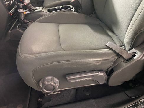 Used 2021 Jeep Wrangler Unlimited Sport image 12