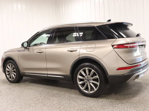 Used 2020 Lincoln Corsair AWD w/ Premium Package image 3