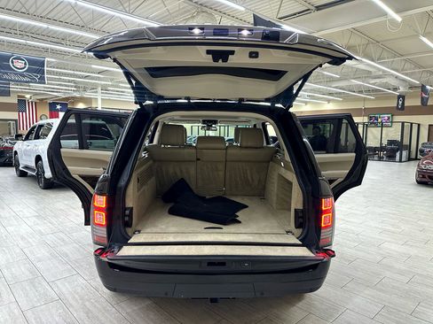Used 2014 Land Rover Range Rover HSE image 12