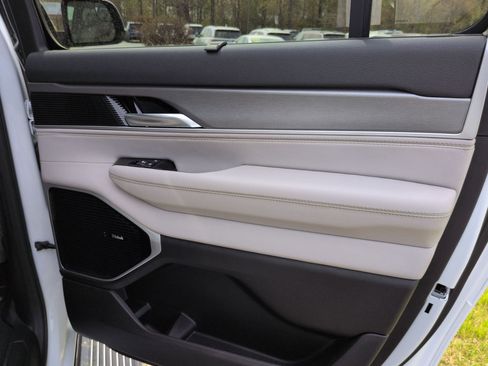New 2026 Jeep Grand Wagoneer L Limited AWD/4WD image 22