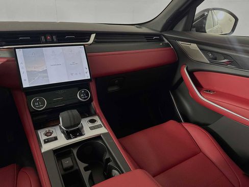 New 2025 Jaguar F-PACE R-Dynamic S image 24