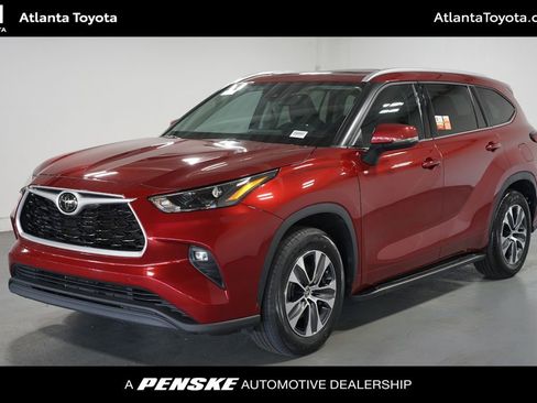 Used 2022 Toyota Highlander XLE image 1