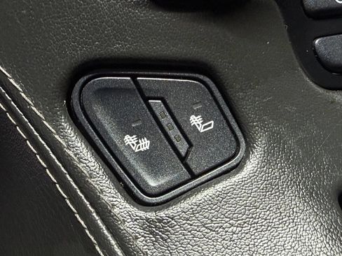 Used 2016 Chevrolet Suburban LT AWD/4WD image 39