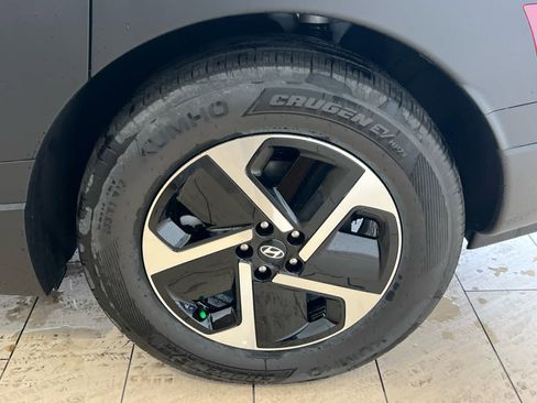 New 2026 Hyundai Ioniq 9 SE image 13