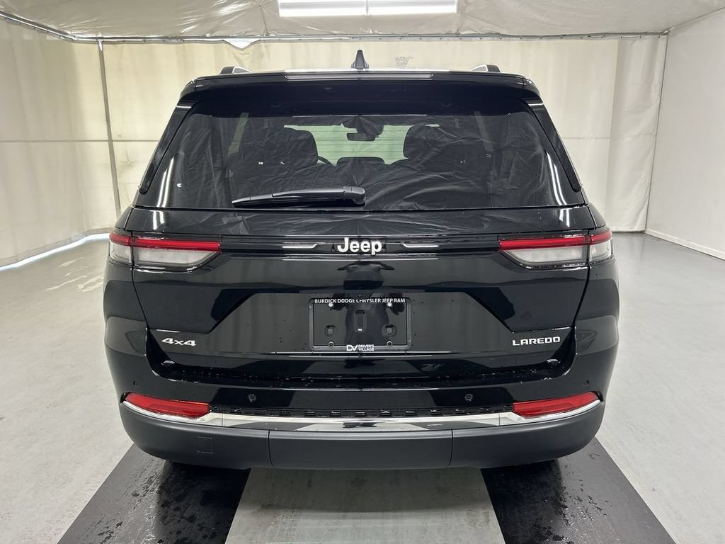 New 2026 Jeep Grand Cherokee Laredo AWD/4WD image 8