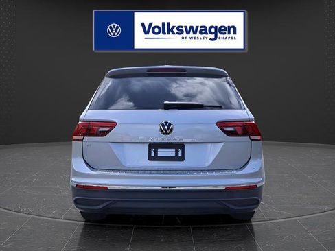 Certified 2023 Volkswagen Tiguan SE image 7
