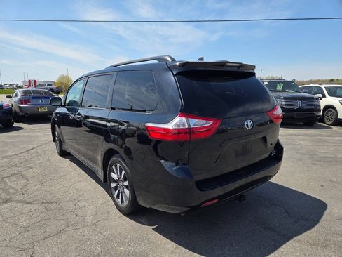 Used 2019 Toyota Sienna XLE AWD/4WD image 3