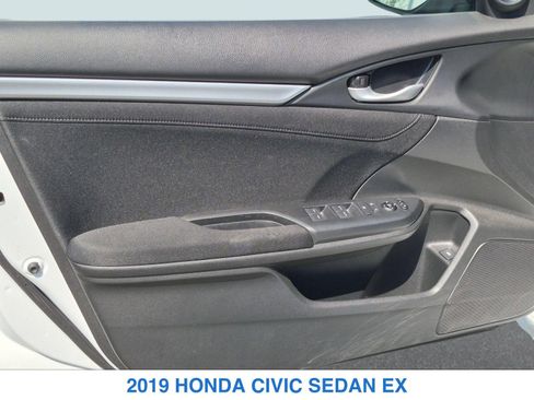 Used 2019 Honda Civic EX image 11