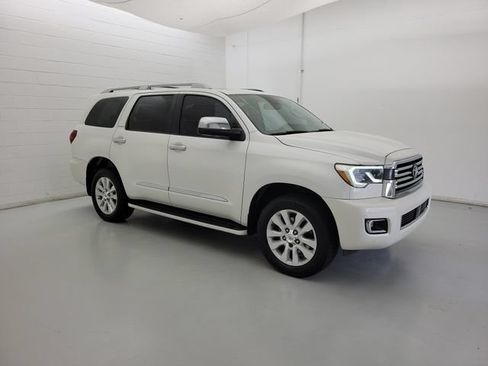 Used 2018 Toyota Sequoia Platinum RWD image 4