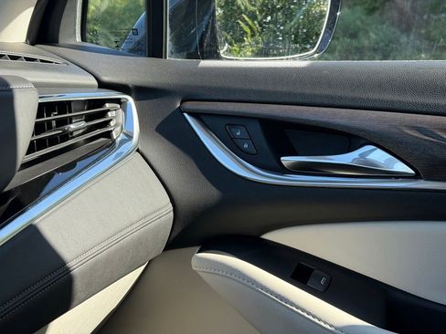 Used 2023 Buick Enclave Avenir w/ Avenir Technology Package image 59