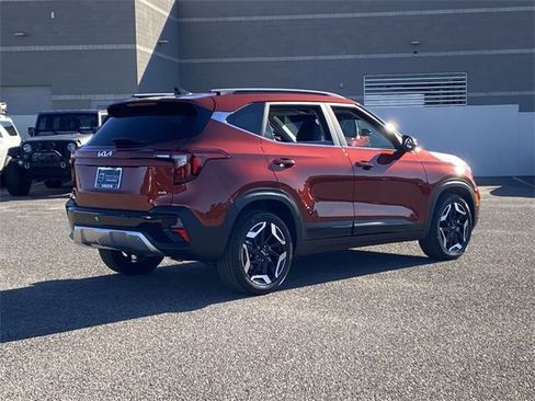 Used 2026 Kia Seltos SX w/ SX Sunroof Package image 7