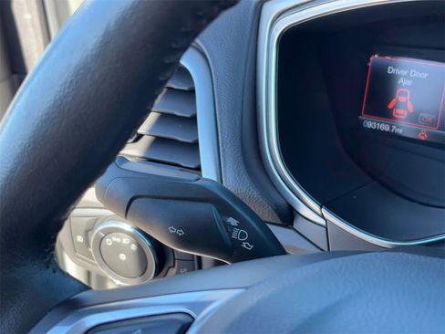 Used 2016 Ford Fusion SE image 28