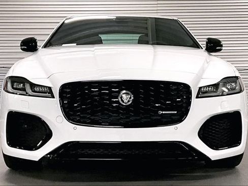 New 2024 Jaguar XF R-Dynamic SE image 2