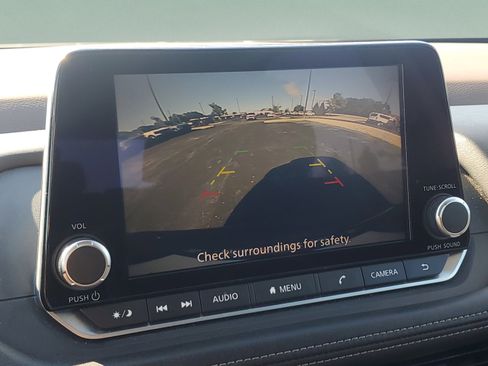 Used 2023 Nissan Rogue S FWD image 24
