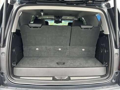 Used 2019 Chevrolet Tahoe LT w/ LT Signature Package AWD/4WD image 12