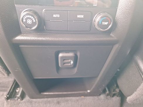 Certified 2023 Chevrolet Traverse LS image 27