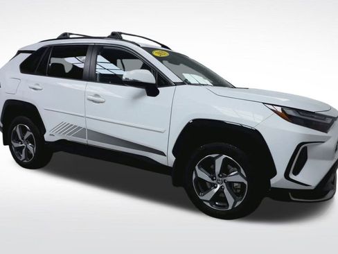 Certified 2025 Toyota RAV4 SE image 18
