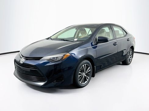 Used 2017 Toyota Corolla LE w/ LE Premium Package w/Moonroof FWD image 3