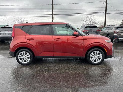 Certified 2022 Kia Soul LX image 10