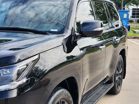 Used 2020 Lexus LX 570 4WD w/ Luxury Package image 9