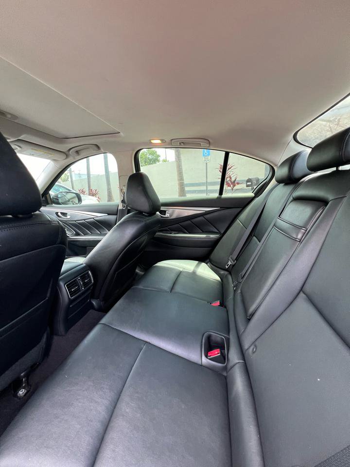 Used 2014 INFINITI Q50 AWD w/ Moonroof Package image 10