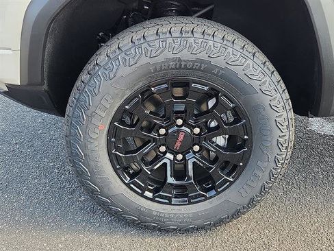 New 2026 GMC Canyon Elevation w/ Convenience Package image 8