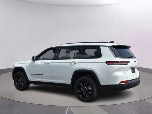 New 2026 Jeep Grand Cherokee L Limited w/ Limited Altitude Package RWD image 7