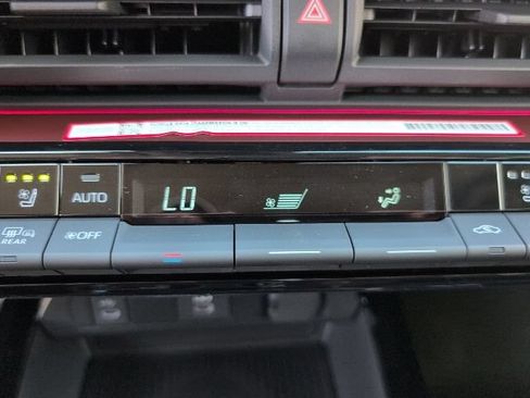 New 2026 Toyota Prius Plug-In Hybrid FWD image 21