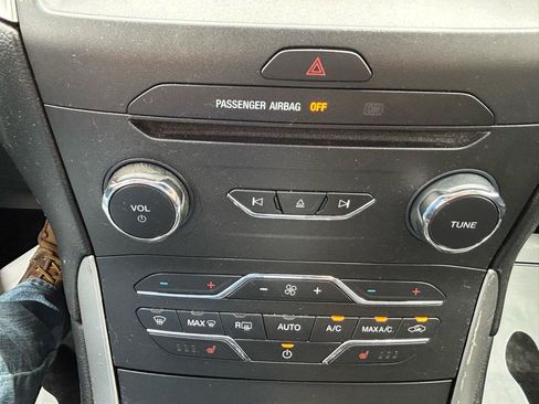 Used 2017 Ford Edge SEL w/ Equipment Group 201A FWD image 25