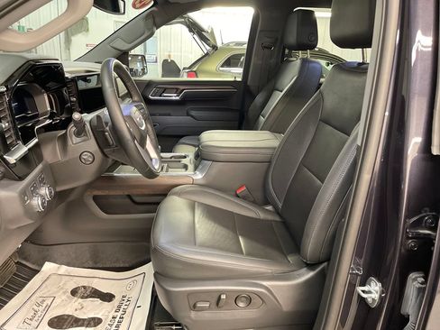 Used 2023 GMC Sierra 1500 SLT AWD/4WD image 14