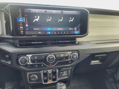 Used 2025 Jeep Wrangler Sport S image 11