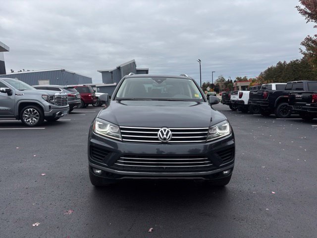 Used 2016 Volkswagen Touareg Executive AWD/4WD image 2