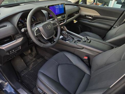 Certified 2026 Toyota Grand Highlander AWD image 8