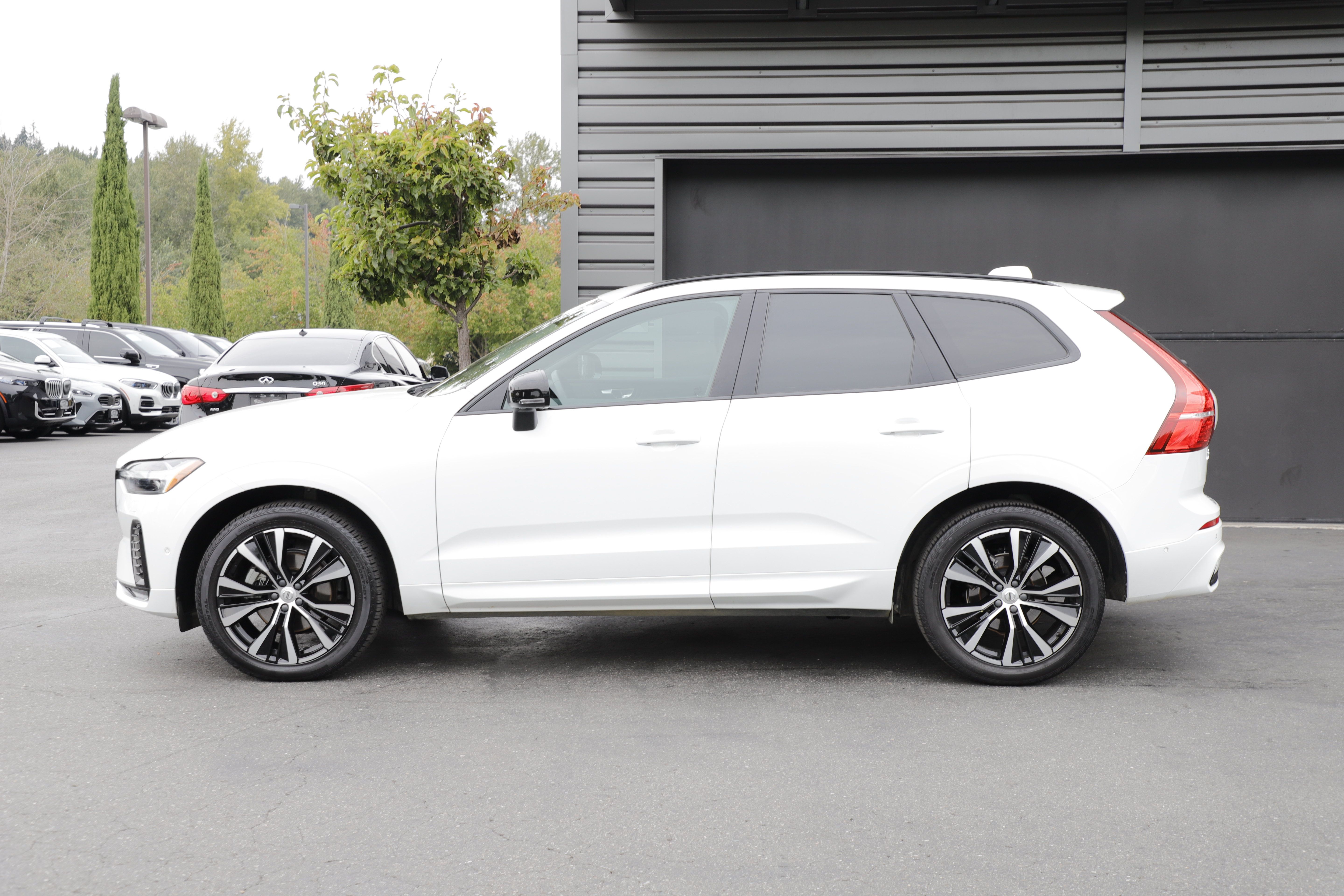 Used 2023 Volvo XC60 B5 Plus w/ Climate Package AWD/4WD image 3