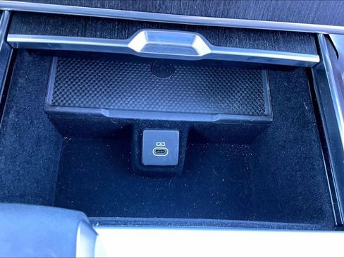 Used 2025 Land Rover Range Rover SE image 15