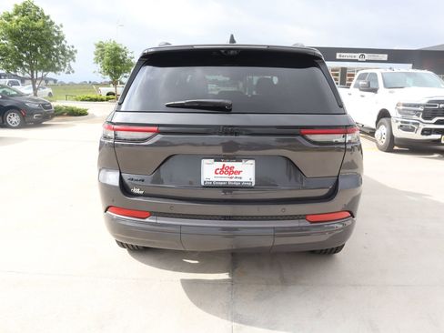 New 2026 Jeep Grand Cherokee Limited AWD/4WD image 23