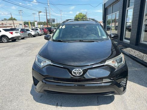 Used 2016 Toyota RAV4 LE AWD/4WD image 2