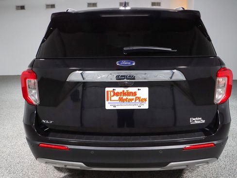 Used 2023 Ford Explorer XLT w/ Equipment Group 202A image 8